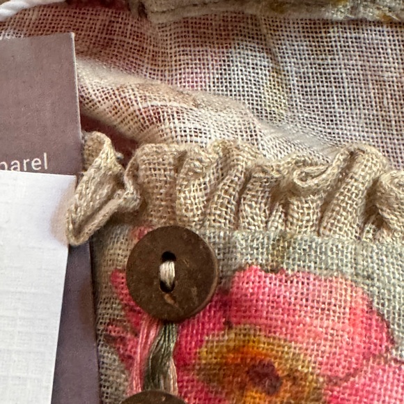 Linen& Linens Assymetrical Hem Floral Tunic - Picture 13 of 16